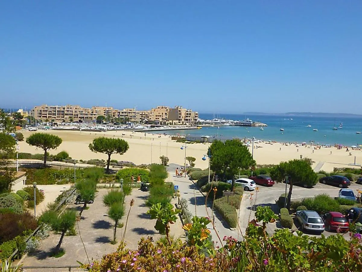 Apartment Studio A Bormes-Les-Mimosas Avec Terrasse, Piscine Et Parking A Proximite De La Plage - Fr-1-251-494 France